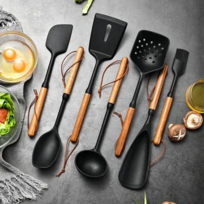 7Pcs Black Silicone Wooden Handle Cooking Tool Non-stick Kitchen Utensils Silicone Spatula Baking Kitchen Utensils Tool